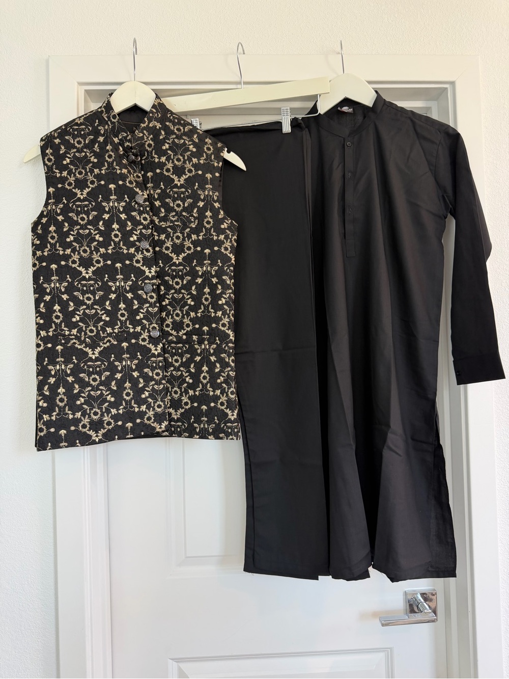 3pc Black Floral Embroidered Sleeveless Jacket & Black Kurta Set Boys 14/16 yrs